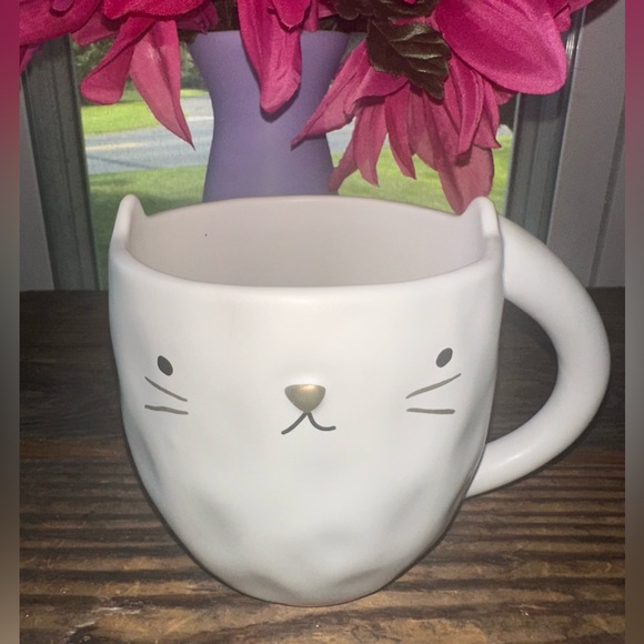 Market Square Other - White Ceramic Cat Face Mug - 18 ounce - NWT